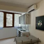 Apartament Under Pines - *