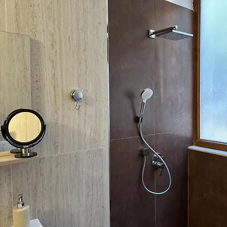 アパート Under Pines - *