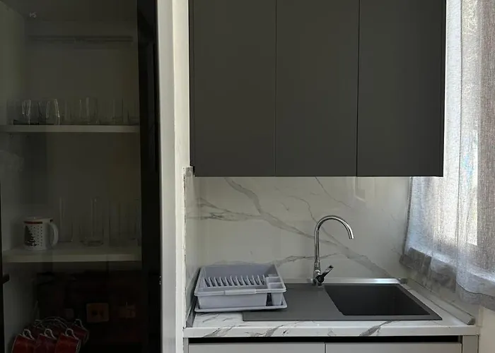 Under Pines - Apartment *